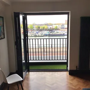  Apartment Duplex Harbourside Centre With Free Parking